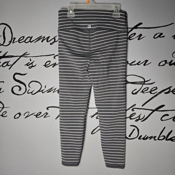 Nike Dri-FIT Epic Run Printed Tights & GapFit High Rise Blackout Print Leggings - Picture 7 of 11